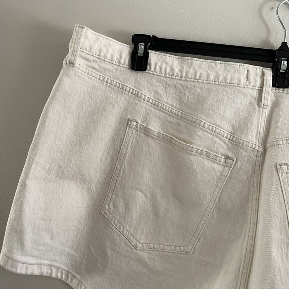 Abercrombie & Fitch Wmn Plus 37/24 Off White Curve Love High Rise Mom Short NWOT - Picture 7 of 10